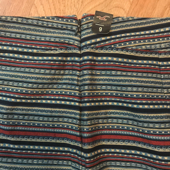 Hollister Striped Mini Skirt Sz 9 (G04) - Picture 3 of 5